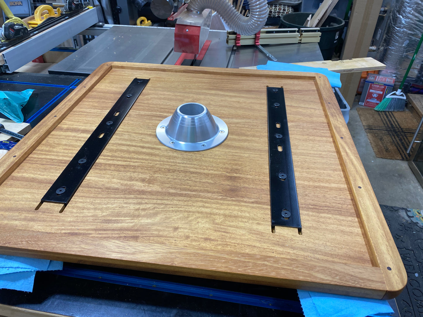 Lance Trailer Premium Table Top